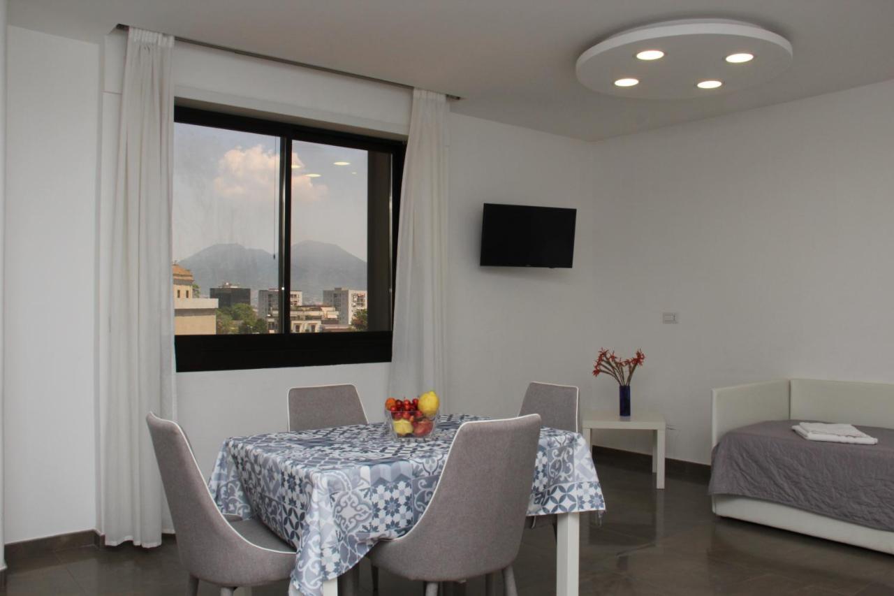 Mondo Suites Apartments نابولي المظهر الخارجي الصورة