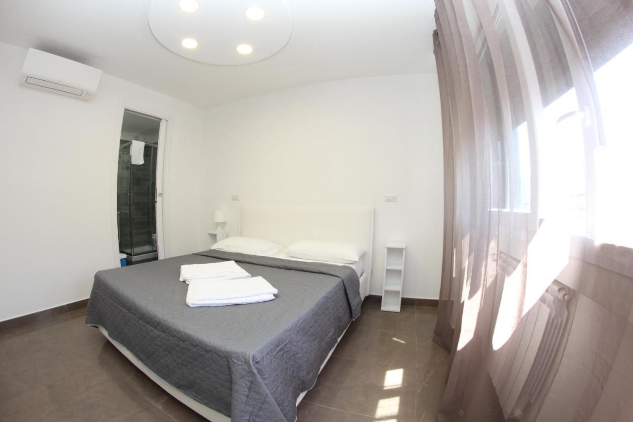 Mondo Suites Apartments نابولي المظهر الخارجي الصورة