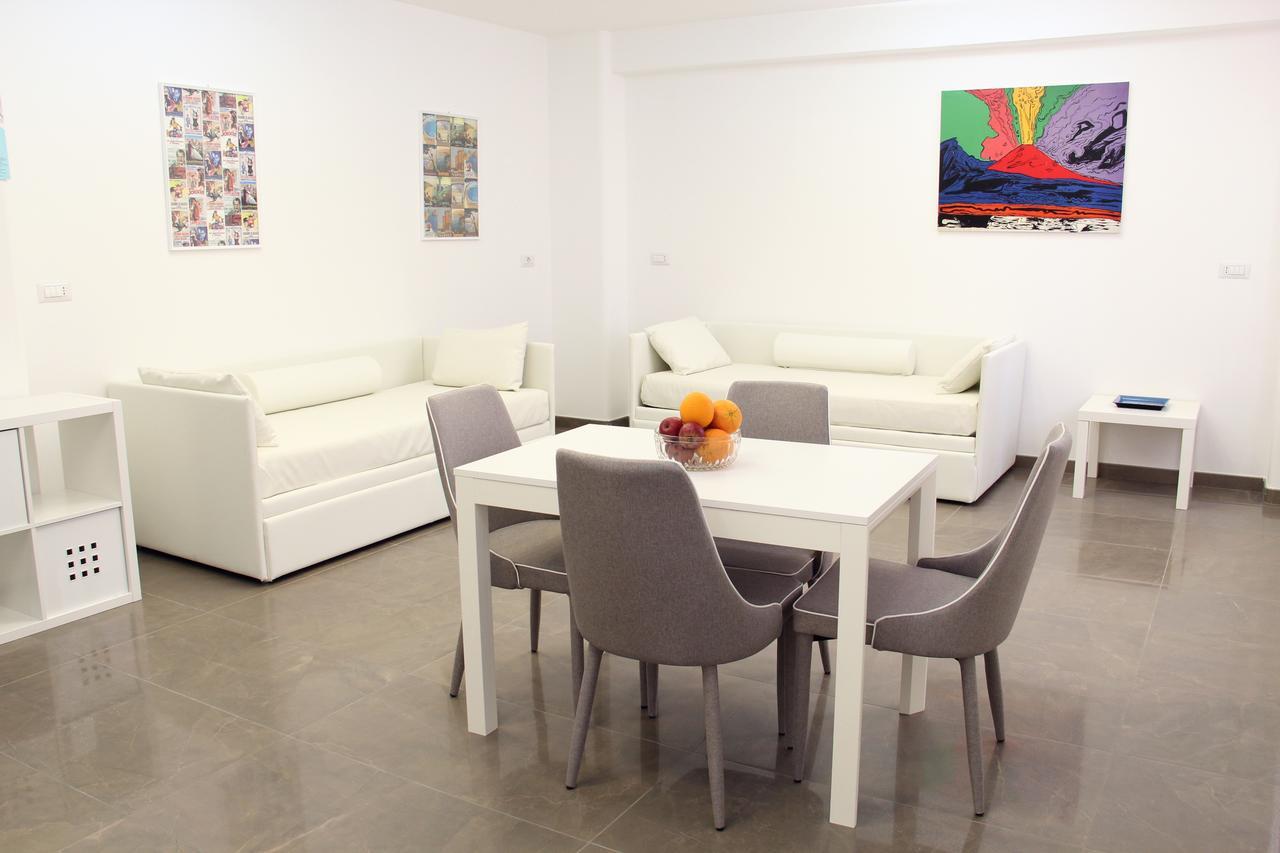 Mondo Suites Apartments نابولي المظهر الخارجي الصورة