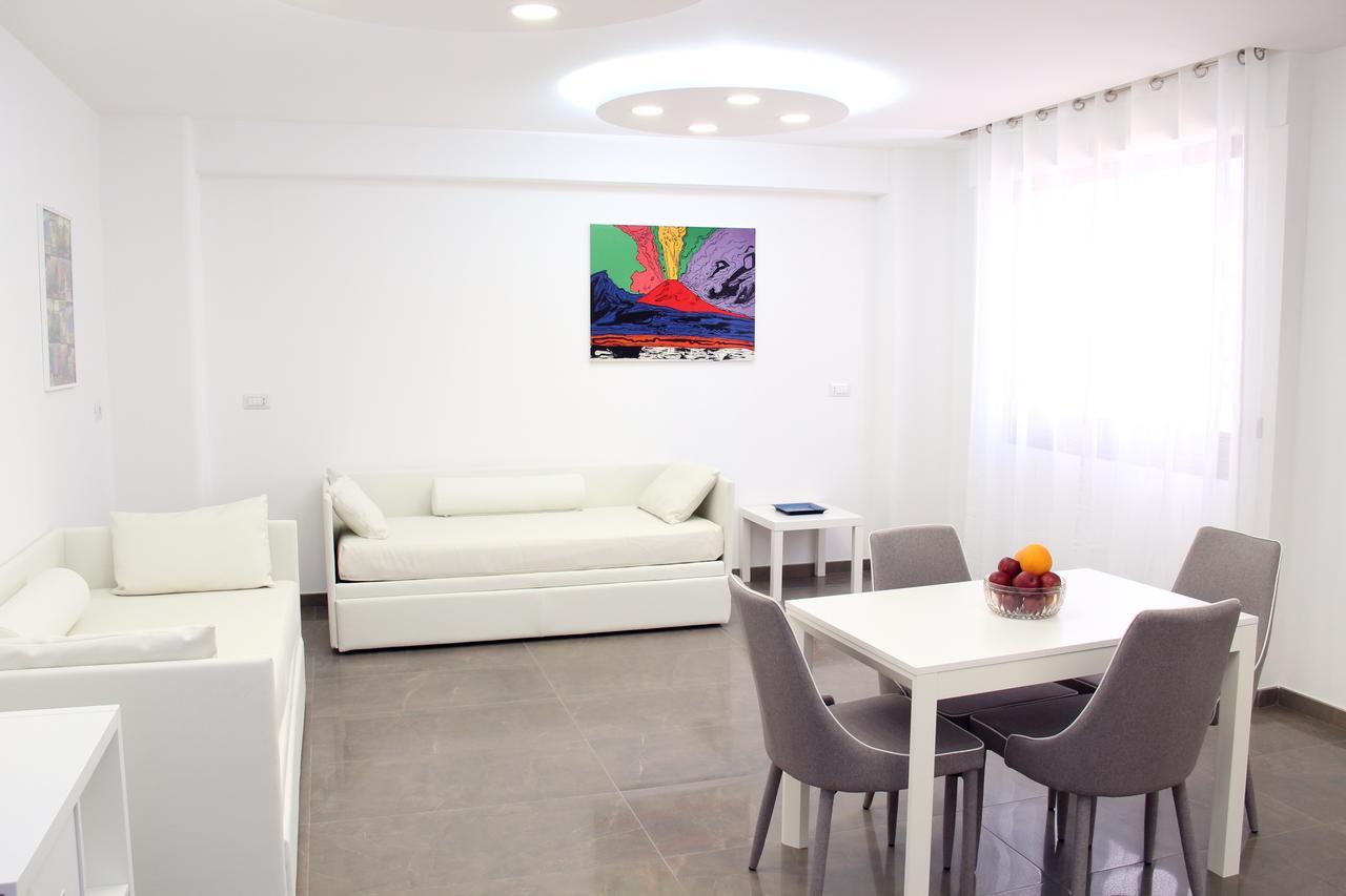 Mondo Suites Apartments نابولي المظهر الخارجي الصورة